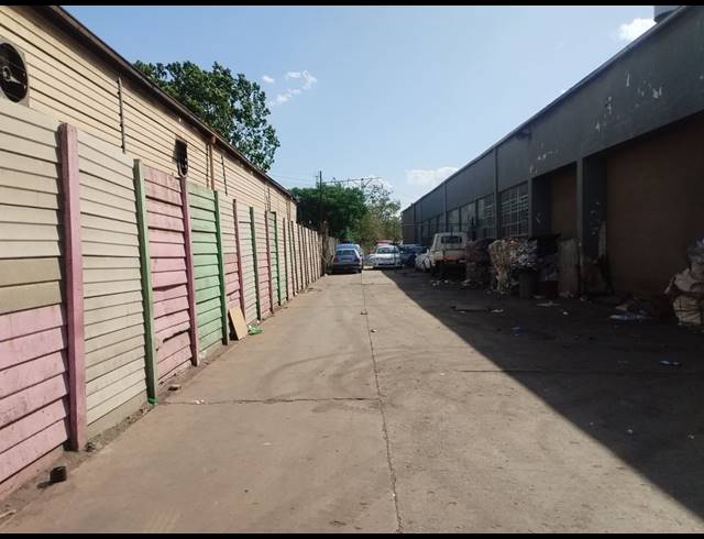 1,400M² INDUSTRIAL YARD FOR SALE IN VEREENIGING INDUSTRIAL